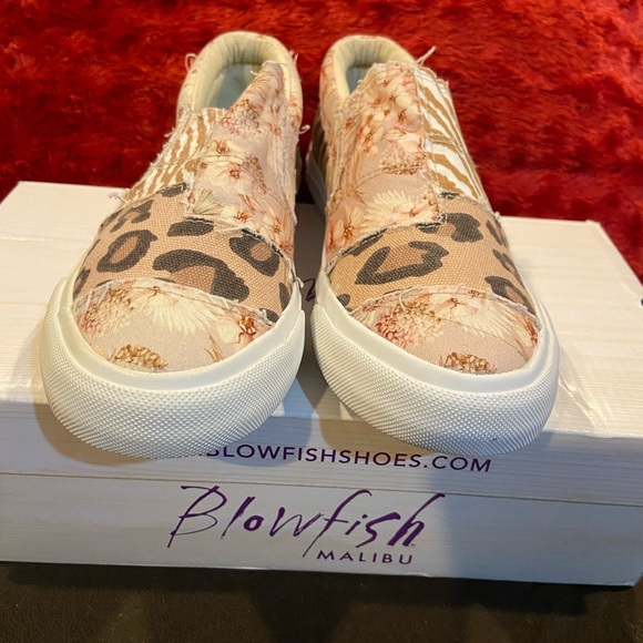 New Blowfish shoes - Picture 10 of 11